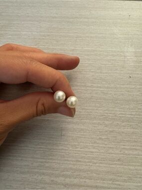 Real Akoya Classic Pearl Stud Earrings with White gold backs